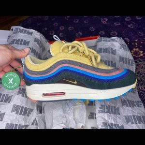 Sean Wotherspoon 97 Size 4 Authenticated